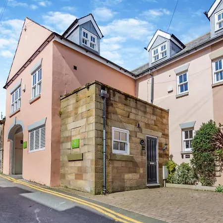 Holiday home 4 Bed In Oc-w089 *