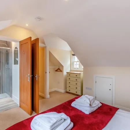 4 Bed In Oc-w089 * Γουίτμπι