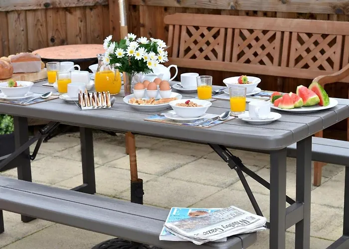 4 Bed In Oc-w089 * Whitby