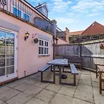 4 Bed In Oc-w089 וויטבי