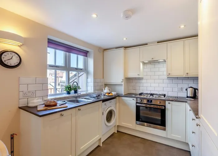 4 Bed In Oc-w089 Holiday home *