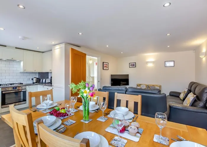 4 Bed In Oc-w089 Holiday home